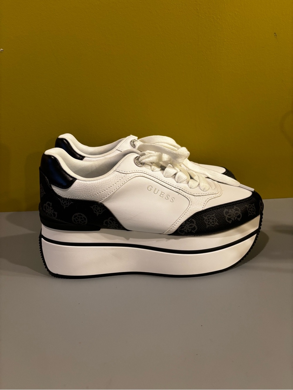 Guess White and Black Platform Sneakers for Women0713 - Picture 4 of 10